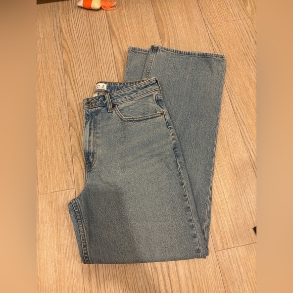 Abercrombie & Fitch Denim - Abercrombie & Fitch 90s relaxed high rise Jean